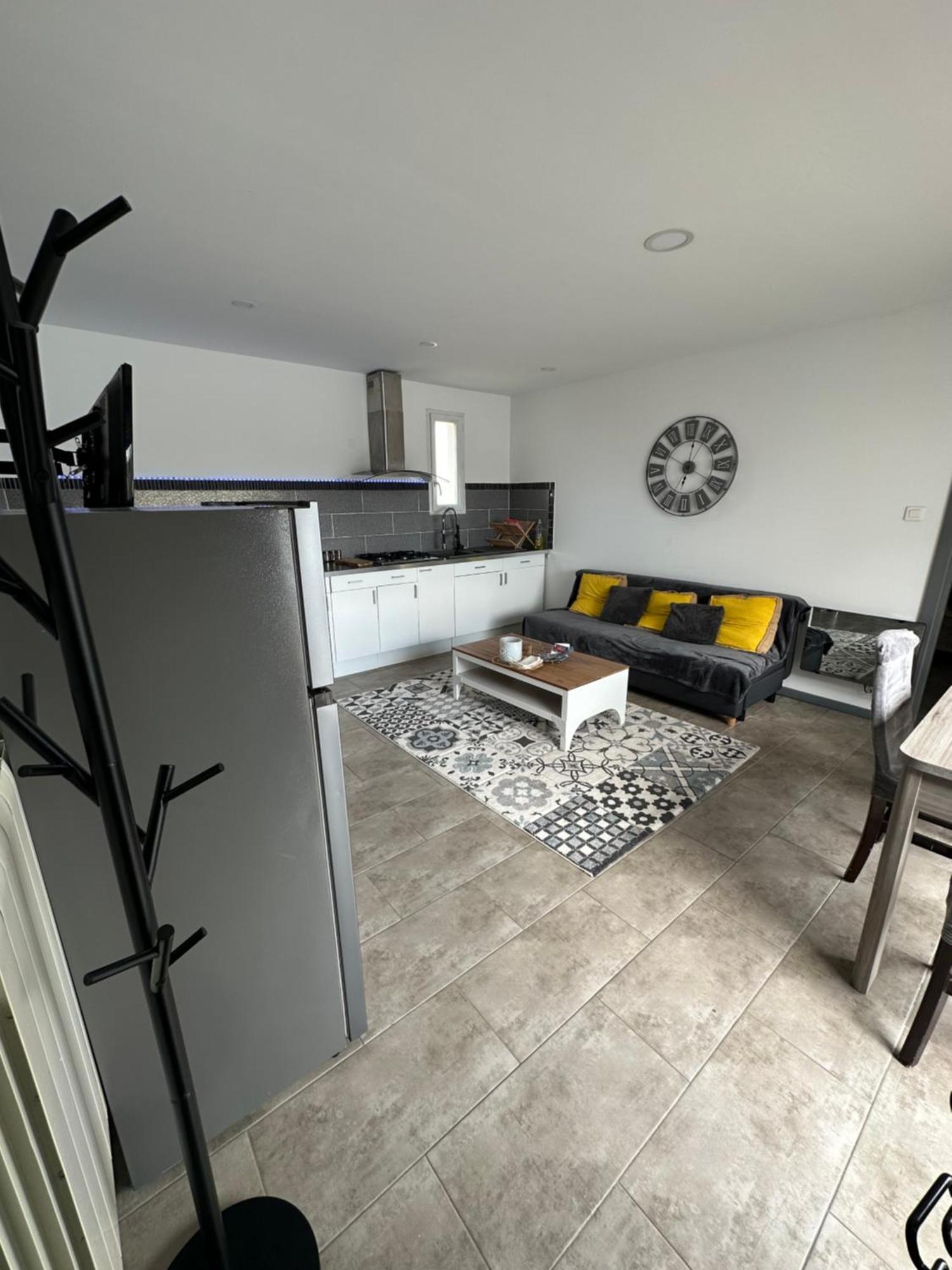 Superbe Appartement Avec Piscine Et Spa Privatif Villeneuve-les-Beziers Bagian luar foto